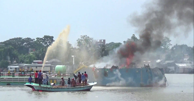 Bangladeş'te petrol tankerinde patlama: 11 ölü