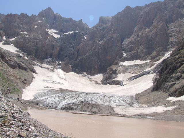 Cilo Dağı'nda buzul kırıldı: 4 kişi çukura düştü
