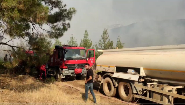 Gaziantep'te Orman Yangınına Havadan ve Karadan Müdahale