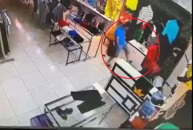 Mersin'de genç kız alışveriş mağazasında darp edildi, şüpheli tutuklandı