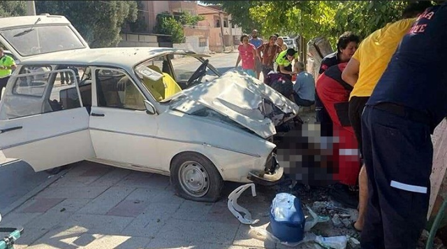 Muğla'da araç ile direk arasında kalan vatandaşın bacağı koptu