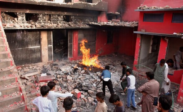 Doğu Pakistan'da Hristiyan kiliseleri ve evlere yönelik saldırı: 129 kişi gözaltında